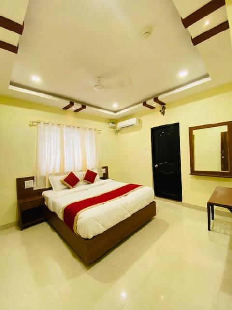 Prabhuvihar Residency Hotel Porvorim Luaran gambar