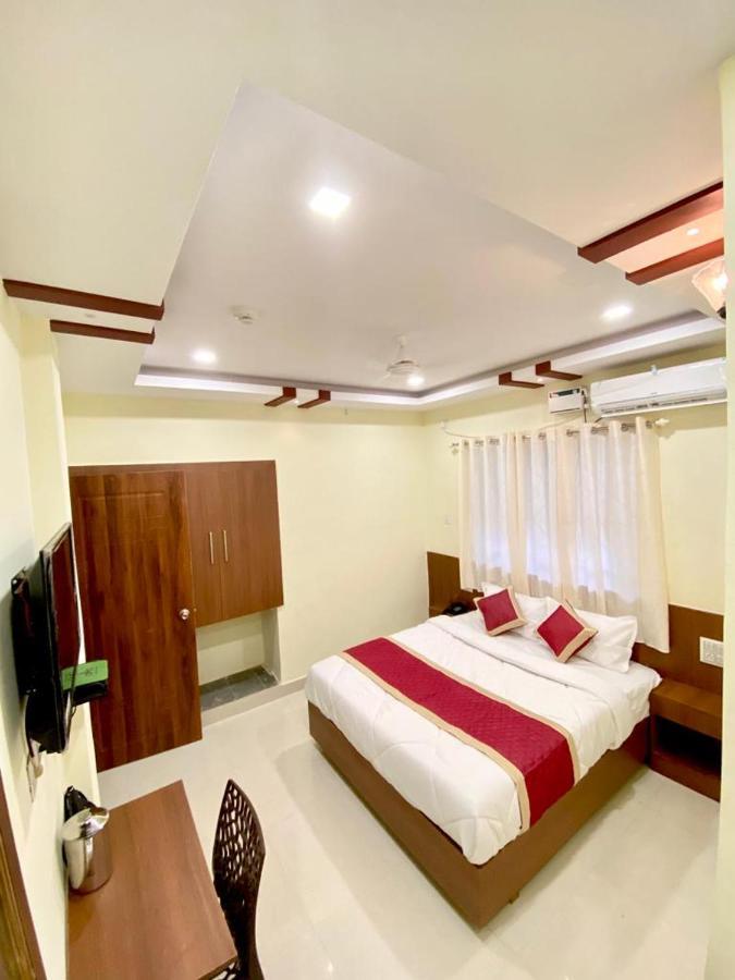 Prabhuvihar Residency Hotel Porvorim Luaran gambar