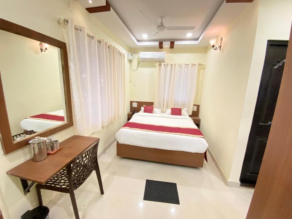 Prabhuvihar Residency Hotel Porvorim Luaran gambar
