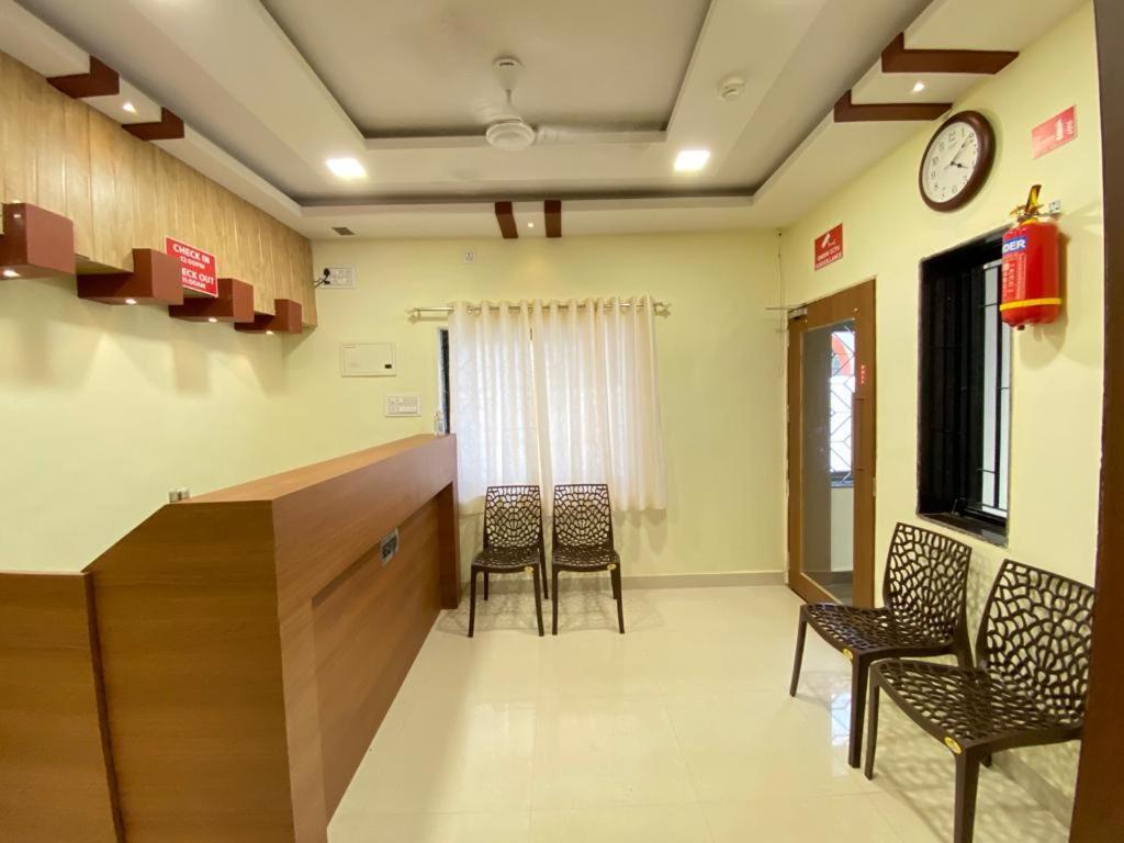 Prabhuvihar Residency Hotel Porvorim Luaran gambar
